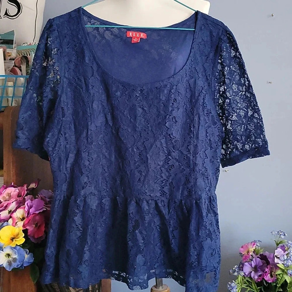 🦚HP🦚 ELLE lace peplum top - Picture 1 of 1